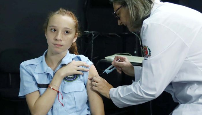 Governo do Paraná reforça campanha de vacinação contra gripe nas escolas estaduais